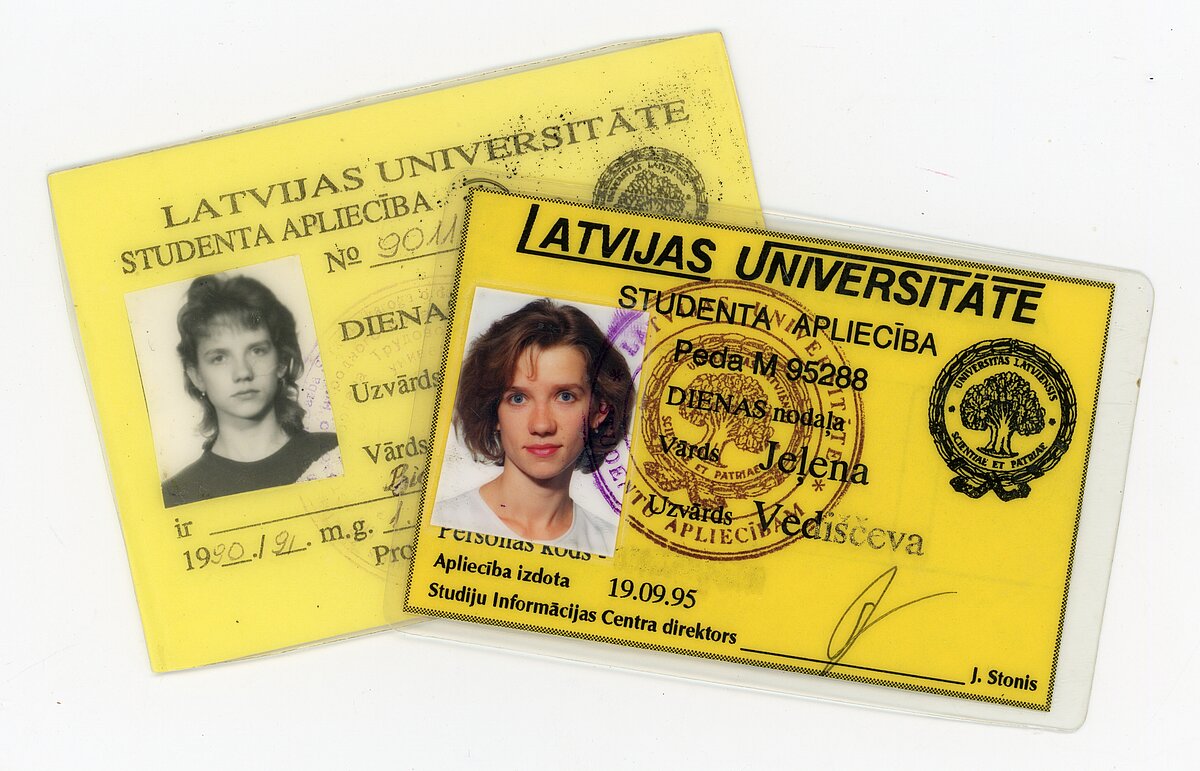4.att. Latvijas Universitātes studentes Jeļenas Vediščevas studentes apliecības. Foto: LU Muzeja krājums, LUM8243 4.att. Latvijas Universitātes studentes Jeļenas Vediščevas studentes apliecības. Foto: LU Muzeja krājums, LUM8243
