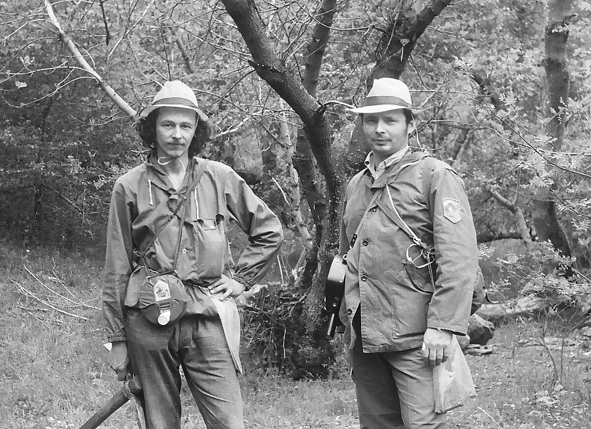 Jānis Rukšāns (pa kreisi) kopā ar Āri Krūmiņu Karatau Kazahstānā 1981. gadā. Foto: Jāņa Rukšāna personīgais arhīvs. Jānis Rukšāns (pa kreisi) kopā ar Āri Krūmiņu Karatau Kazahstānā 1981. gadā. Foto: Jāņa Rukšāna personīgais arhīvs.