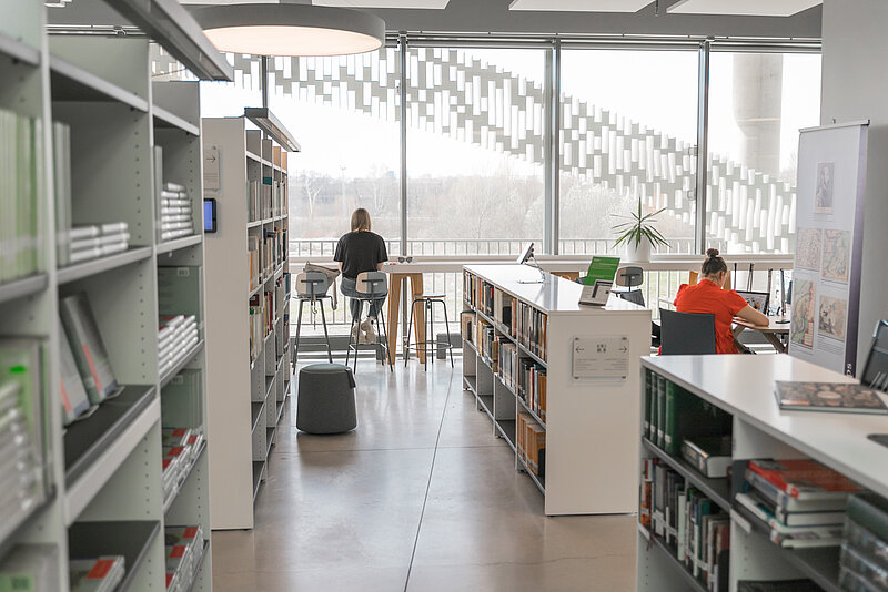 Februārī ar doktorantūras granta atbalstu aizstāvēti astoņi promocijas darbi