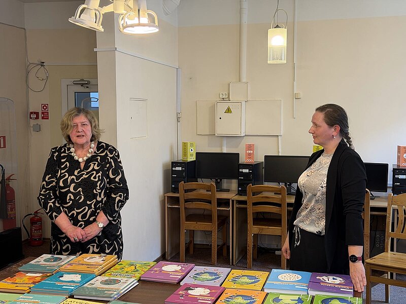 Izglītības zinātņu un psiholoģijas bibliotēkā atvērta jaunā mācību grāmata “Latviešu valoda 2. klasei”