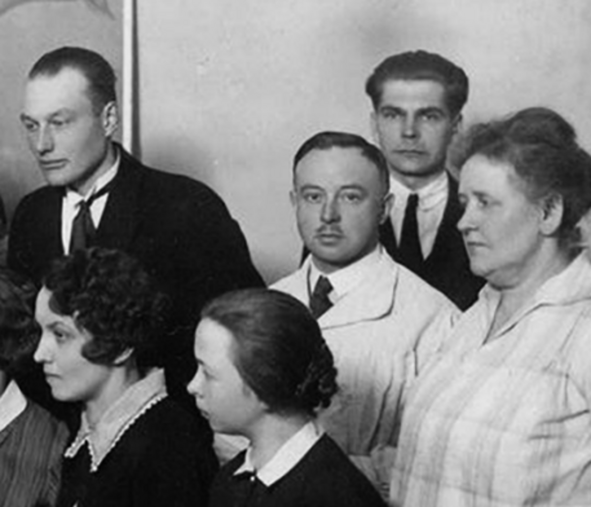Nikolajs Tranzē (vidū) 20. gs. 20. gadu beigas. Foto: Latvijas Universitātes Zooloģijas muzeja kolekciju un eksponātu vēsture. Nikolajs Tranzē (vidū) 20. gs. 20. gadu beigas. Foto: Latvijas Universitātes Zooloģijas muzeja kolekciju un eksponātu vēsture.