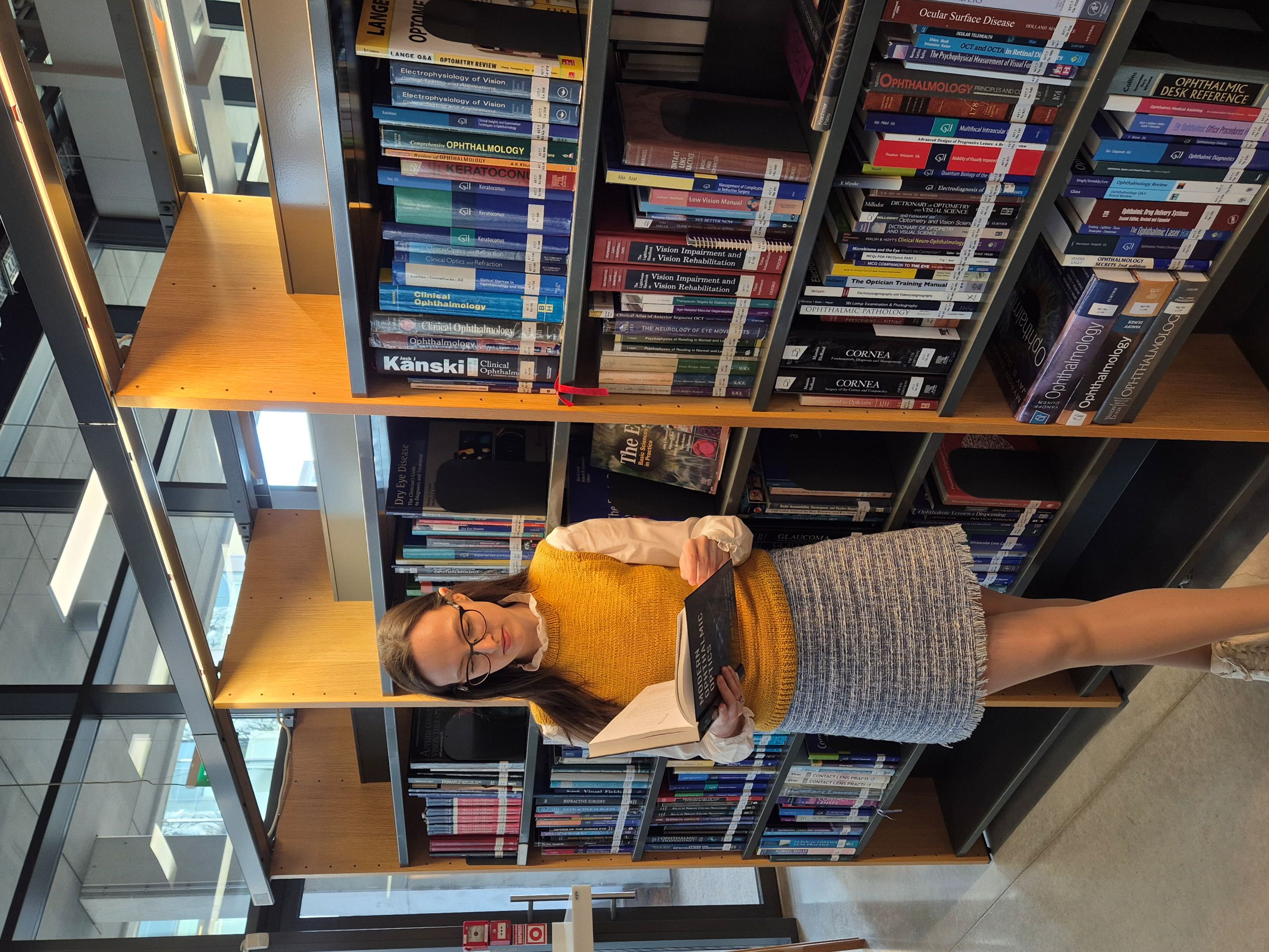 Studente Angelina Ganebnaya Dabaszinātņu bibliotēkā, Foto: Katrīna Anete Krapse